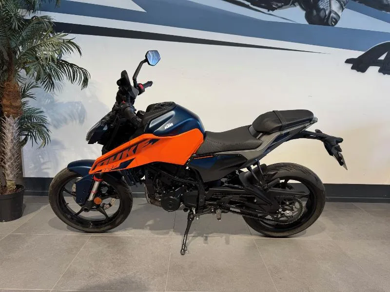 125 DUKE ABS