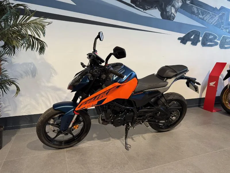 125 DUKE ABS