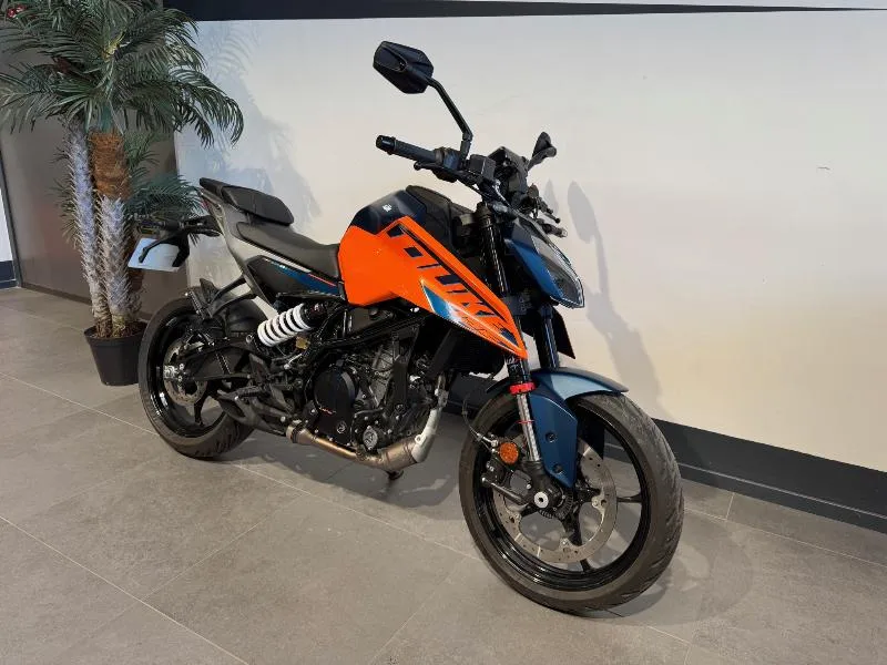 125 DUKE ABS