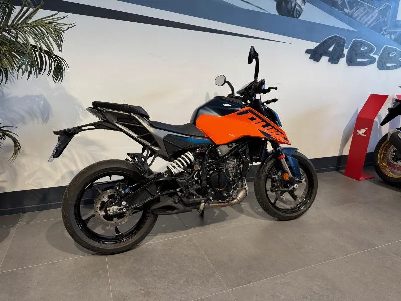 125 DUKE ABS