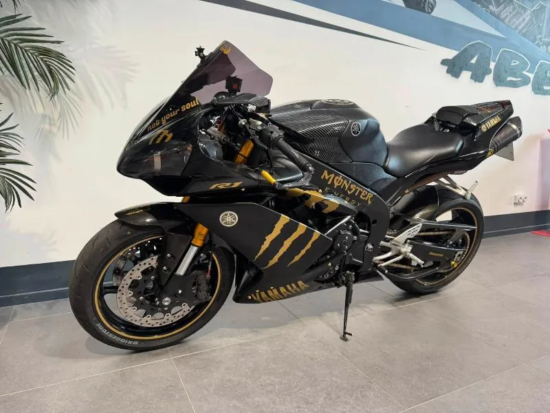 YZF 1000 R1