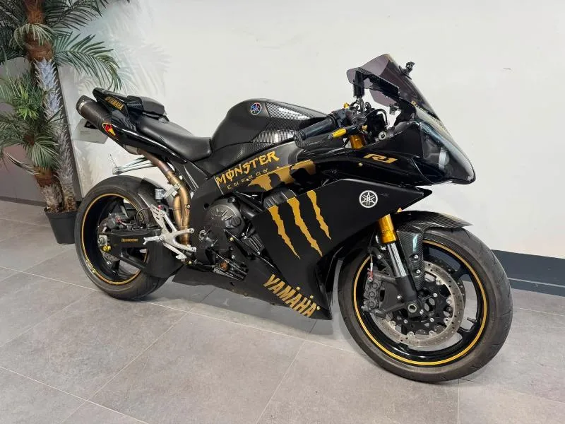 YZF 1000 R1
