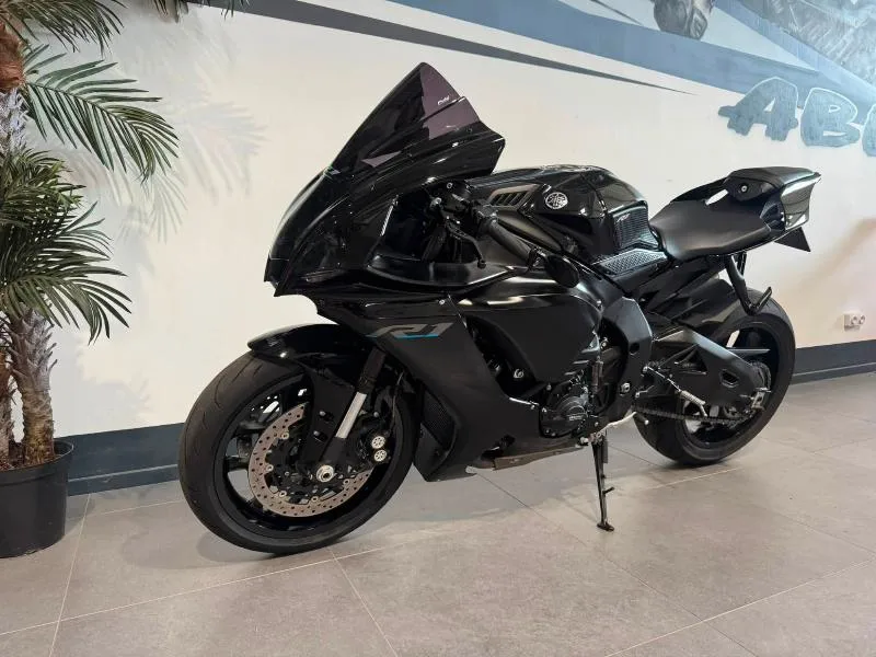 YZF 1000 R1