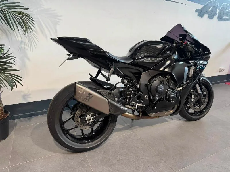 YZF 1000 R1