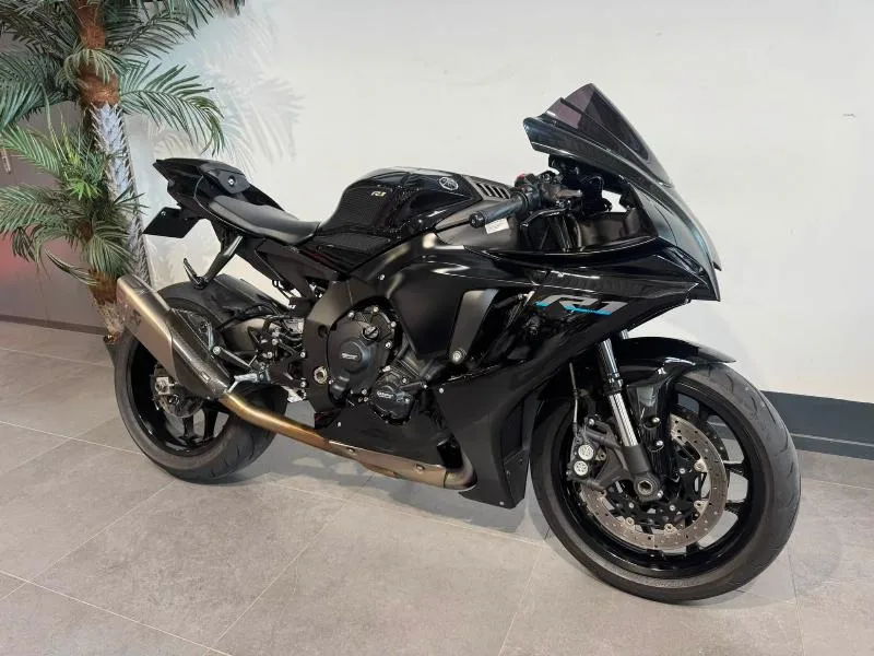 YZF 1000 R1