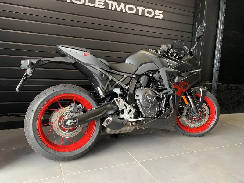 GSX8R