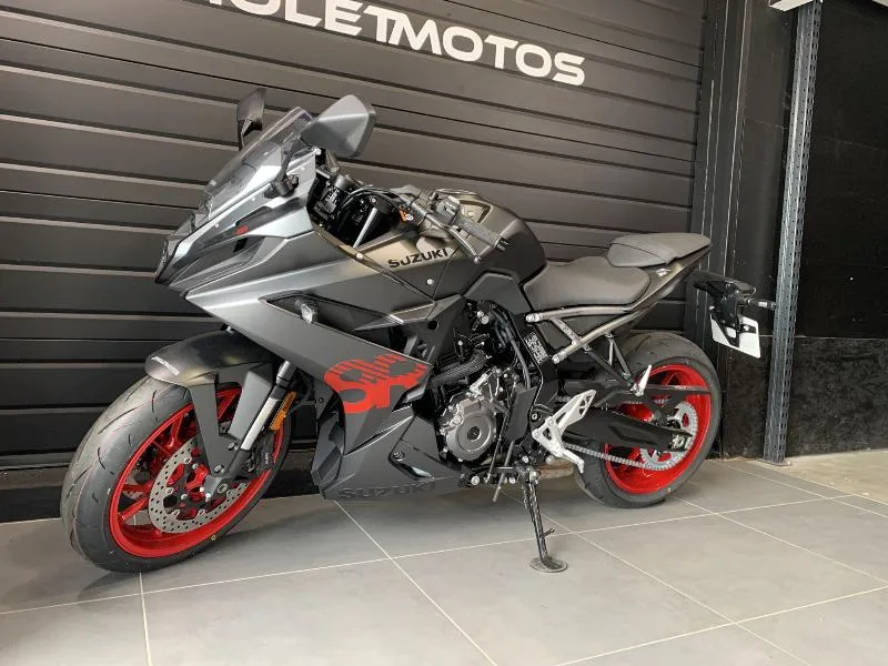 GSX8R