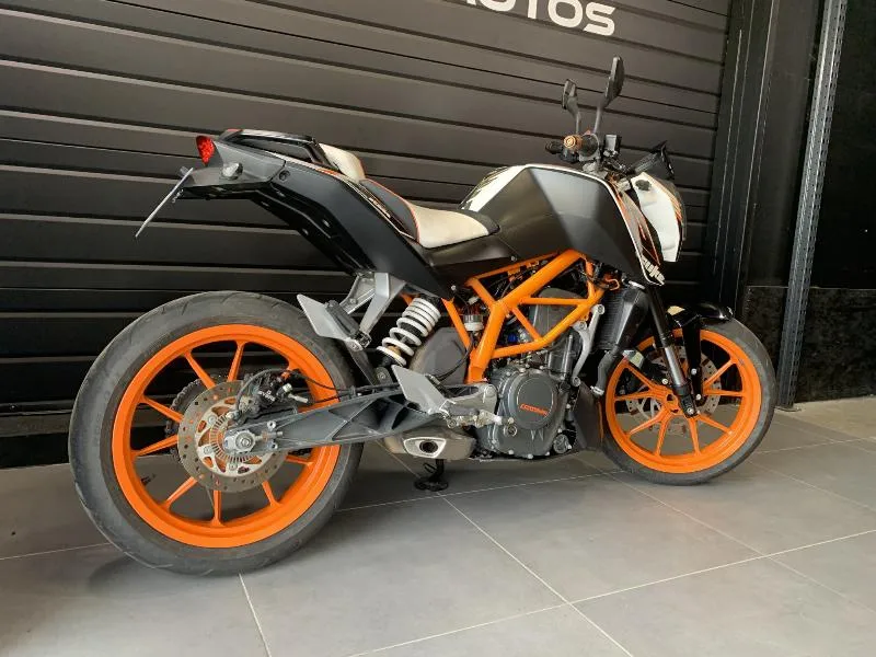390 DUKE