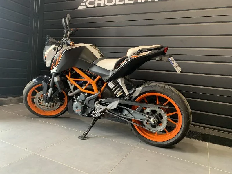 390 DUKE
