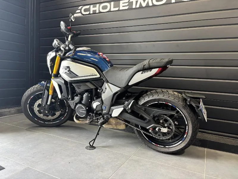 700 CLX