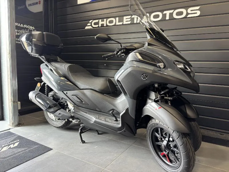 TRICITY 300