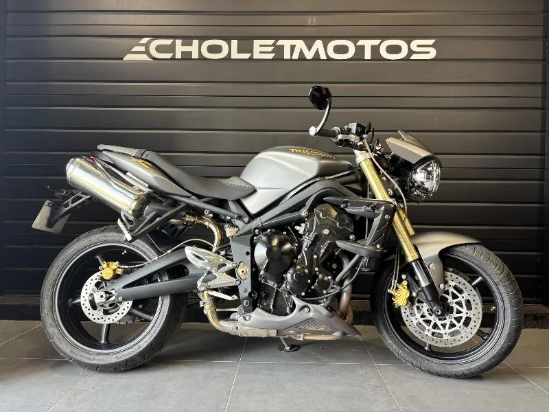 STREET TRIPLE 675 R