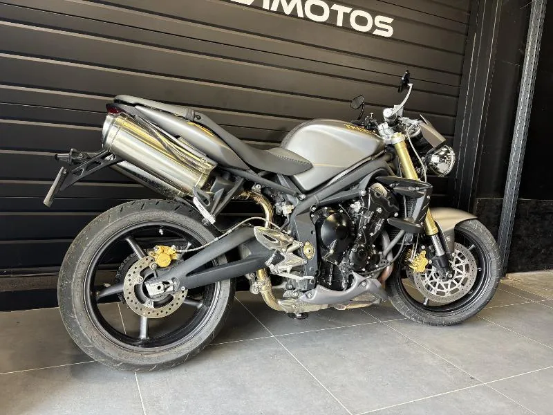STREET TRIPLE 675 R