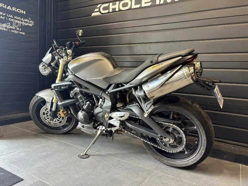 STREET TRIPLE 675 R