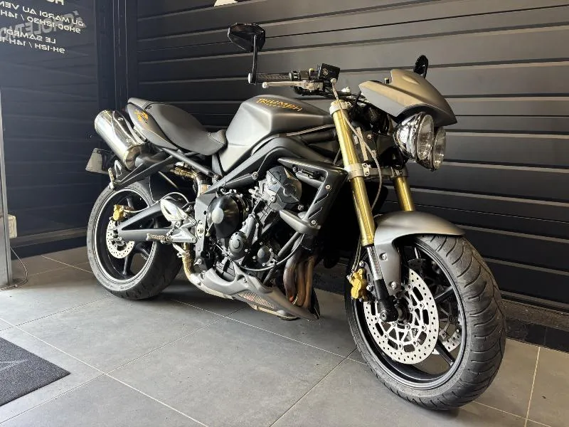 STREET TRIPLE 675 R