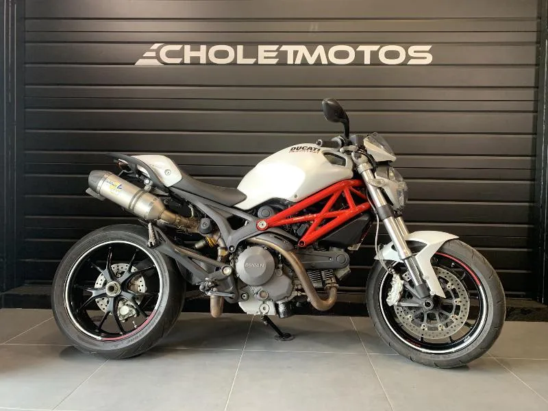 MONSTER 796