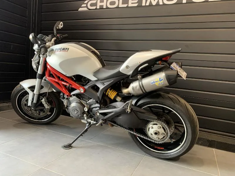 MONSTER 796
