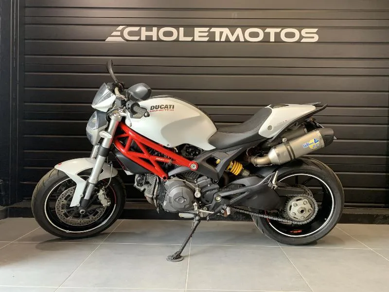 MONSTER 796