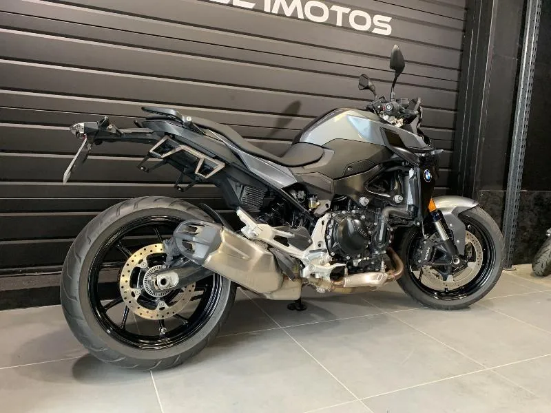 F 900 R