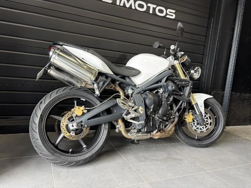 STREET TRIPLE 675