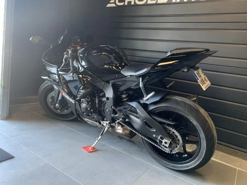 YZF 1000 R1