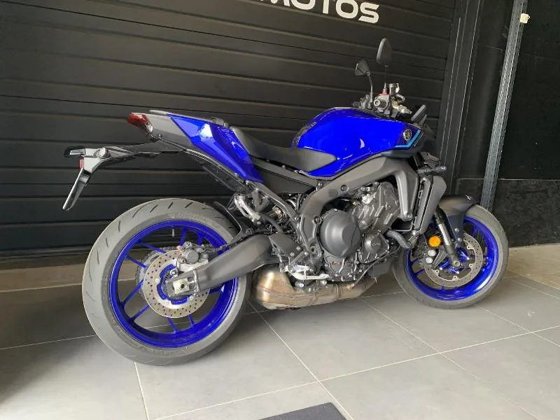 MT09