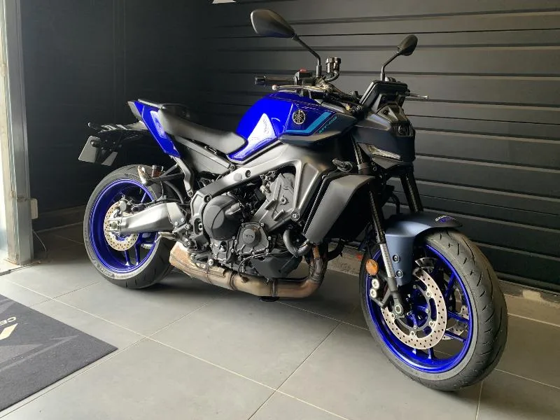 MT09