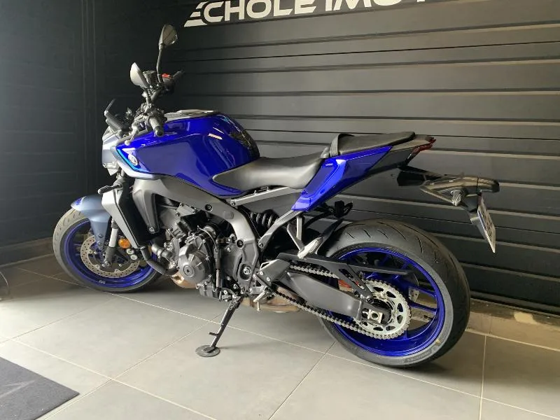 MT09