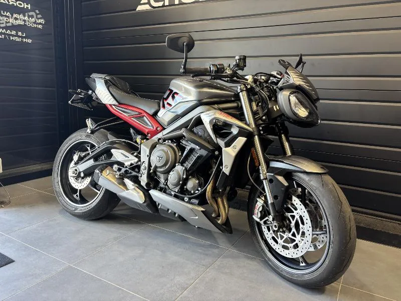 STREET TRIPLE 675 RS