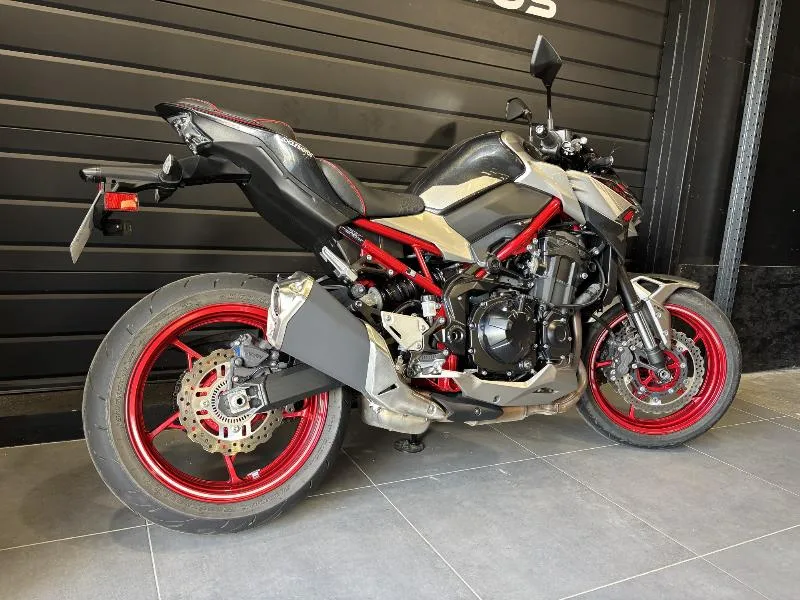Z 900