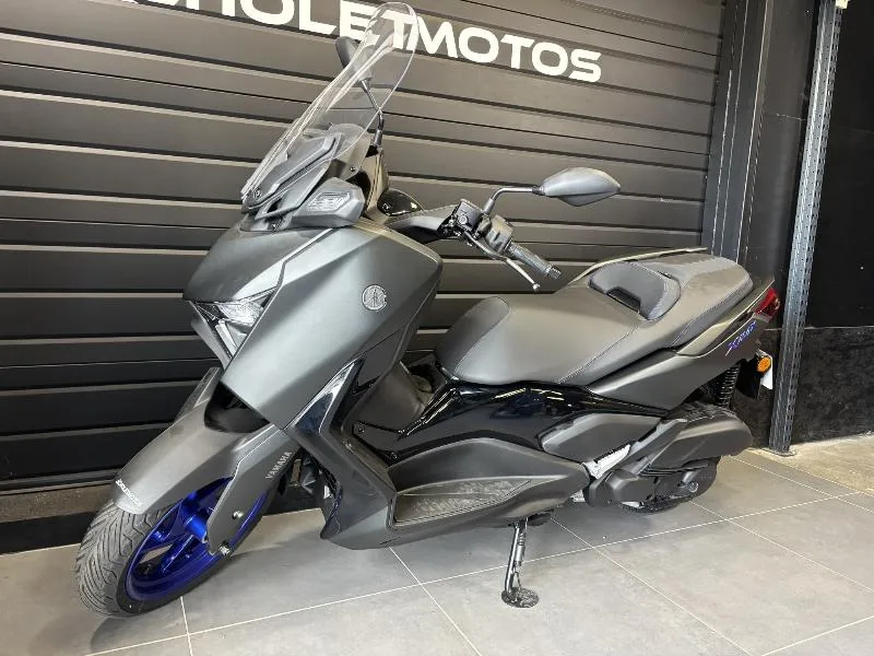 XMAX 125