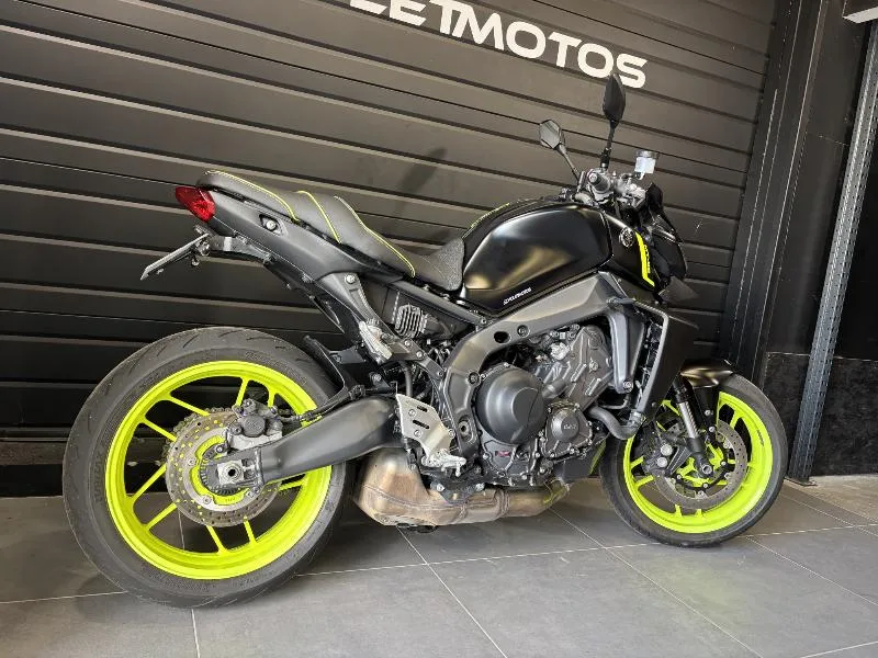 MT09