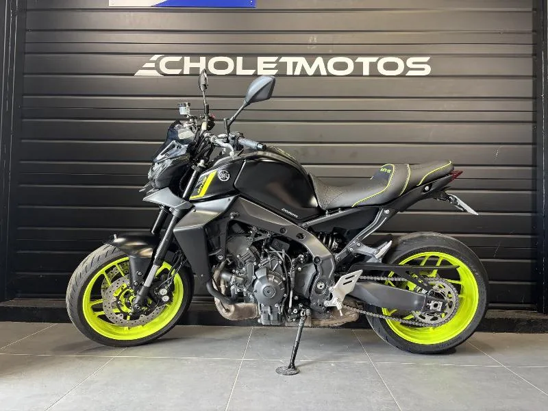 MT09