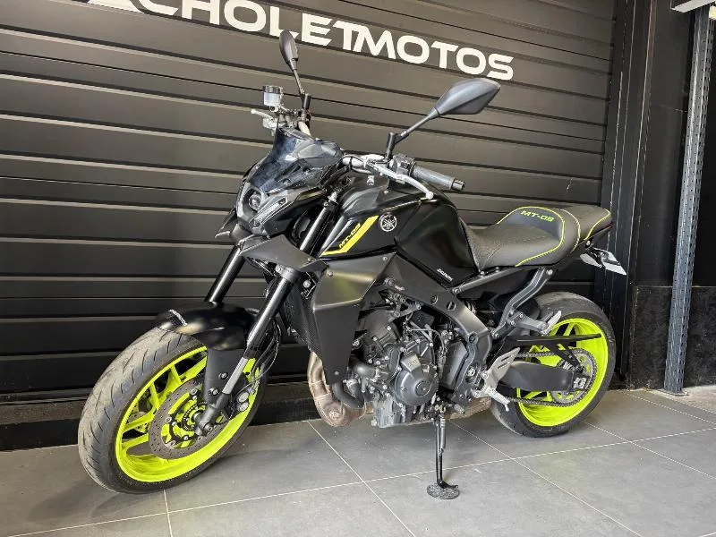 MT09