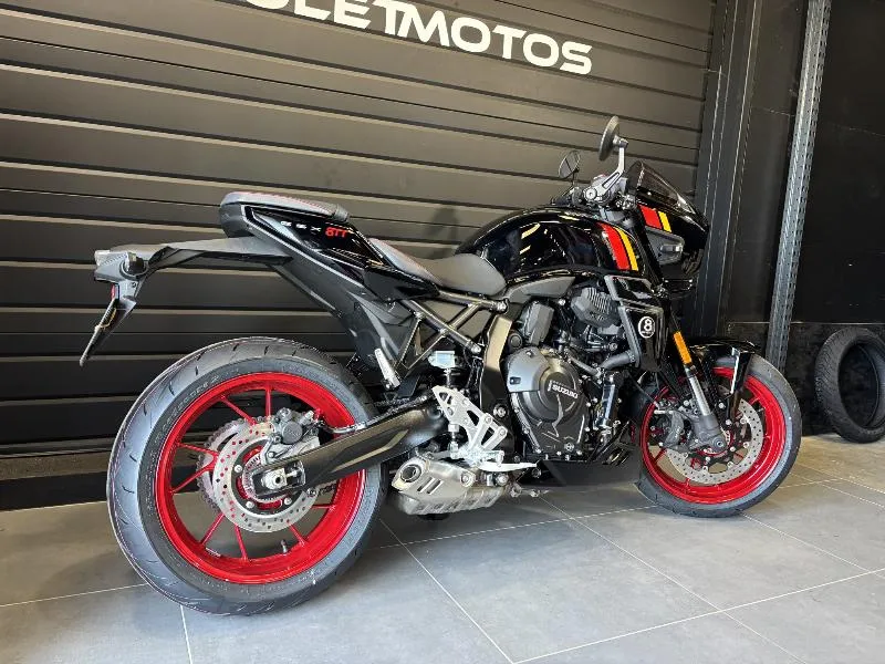 GSX8 TT