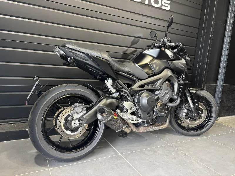MT09