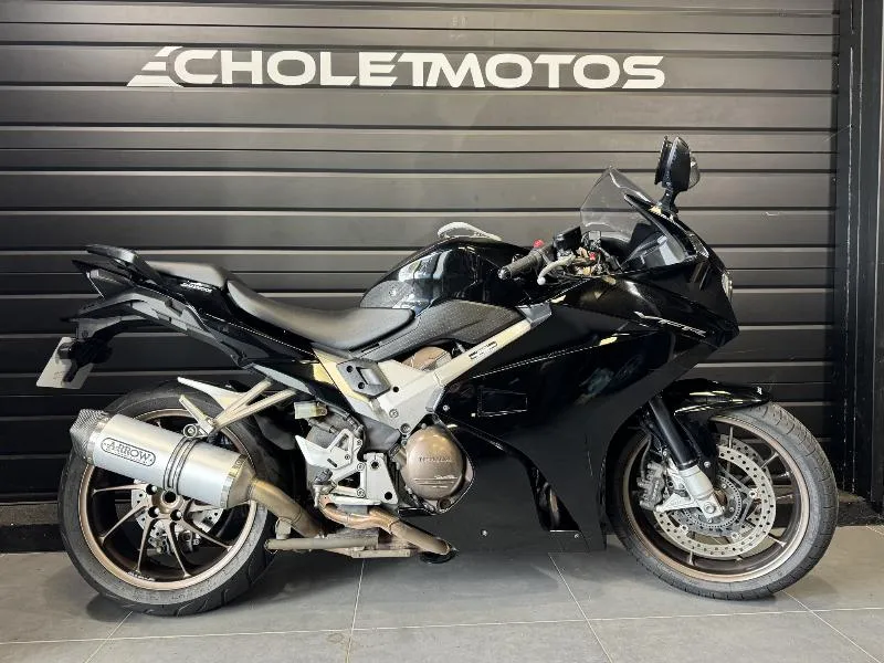 VFR 800 F