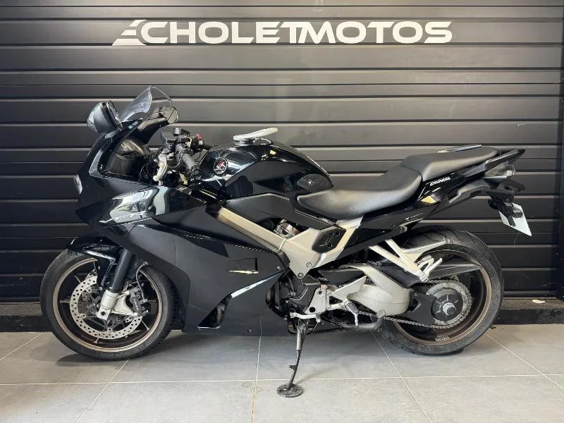 VFR 800 F
