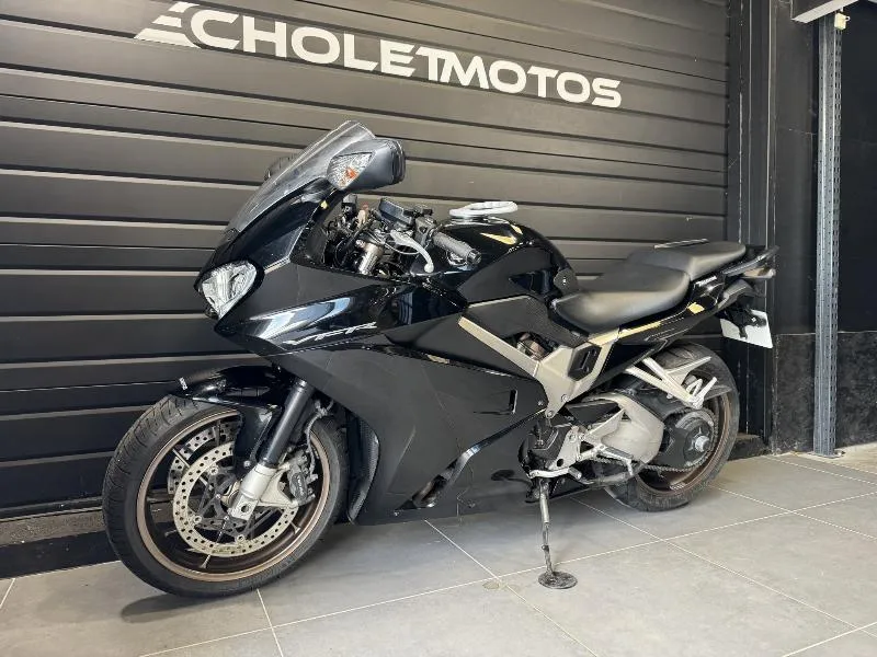 VFR 800 F