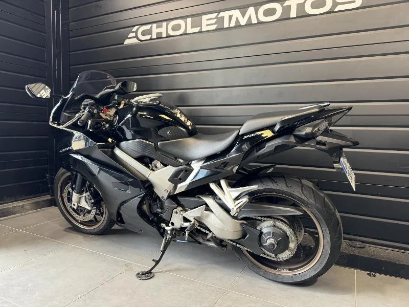 VFR 800 F