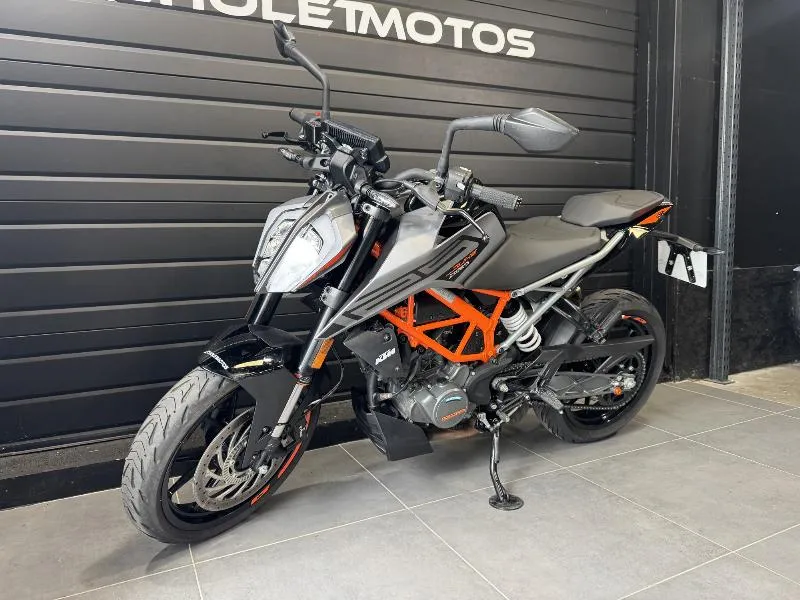 125 DUKE ABS