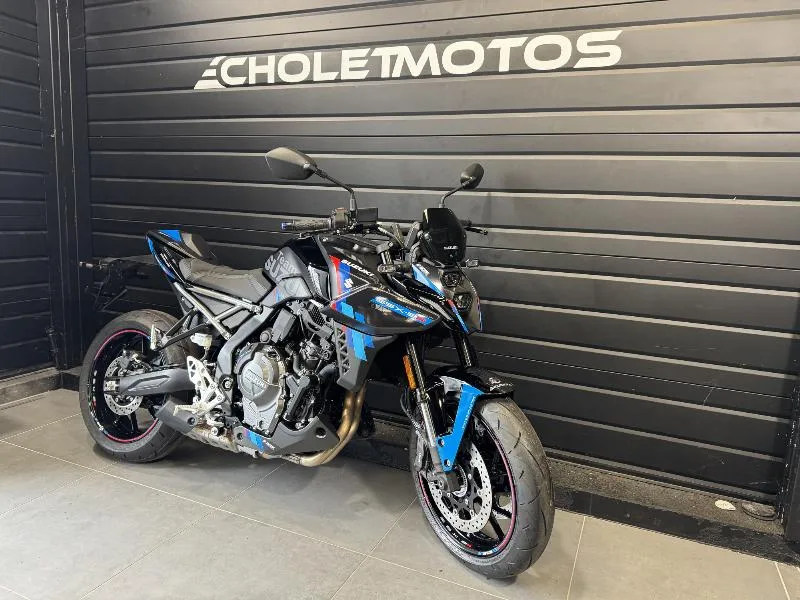GSX8S