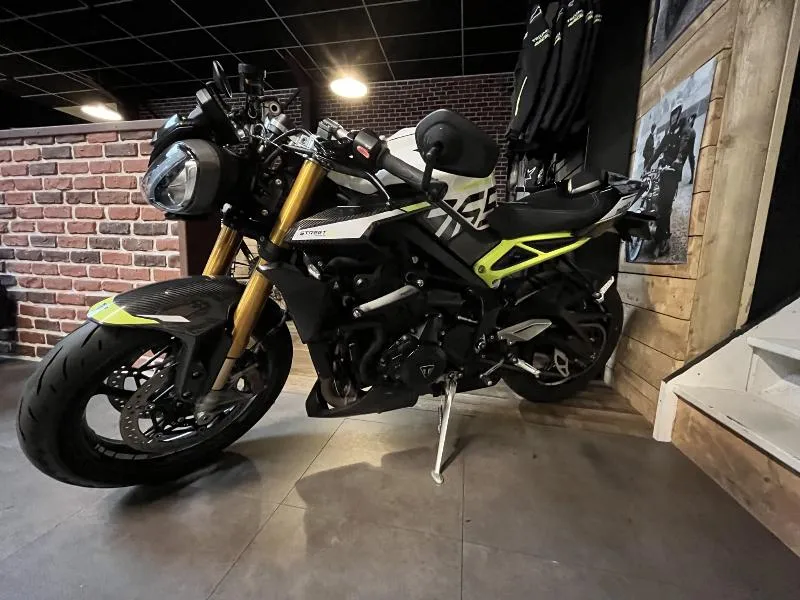 STREET TRIPLE 765 MOTO2 EDITION