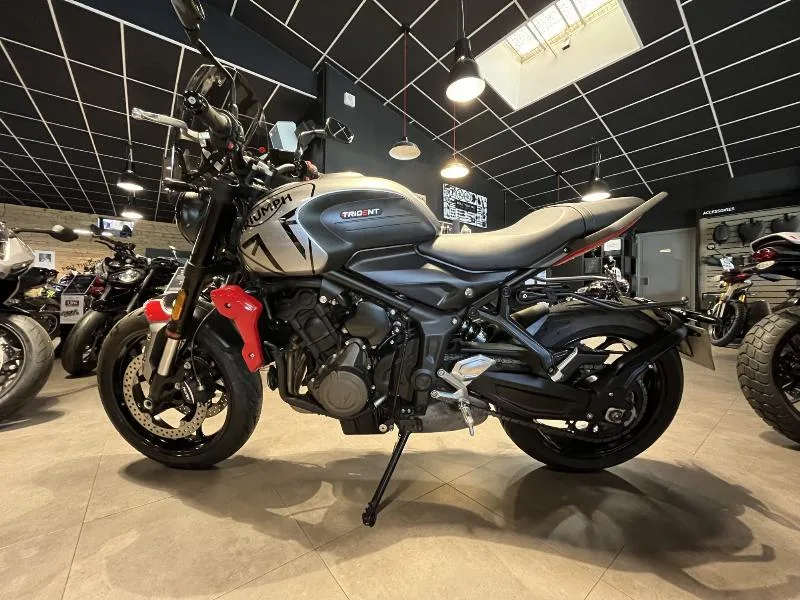 TRIDENT 660