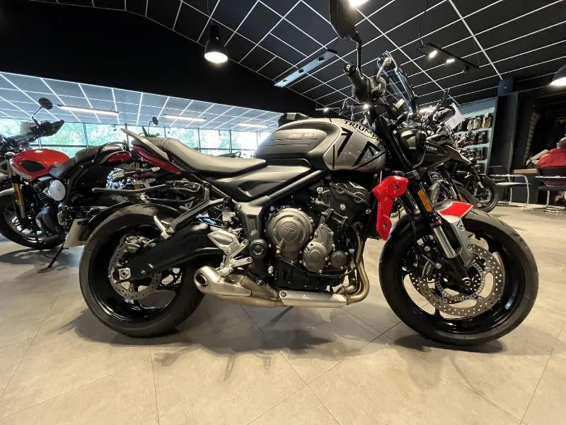TRIDENT 660