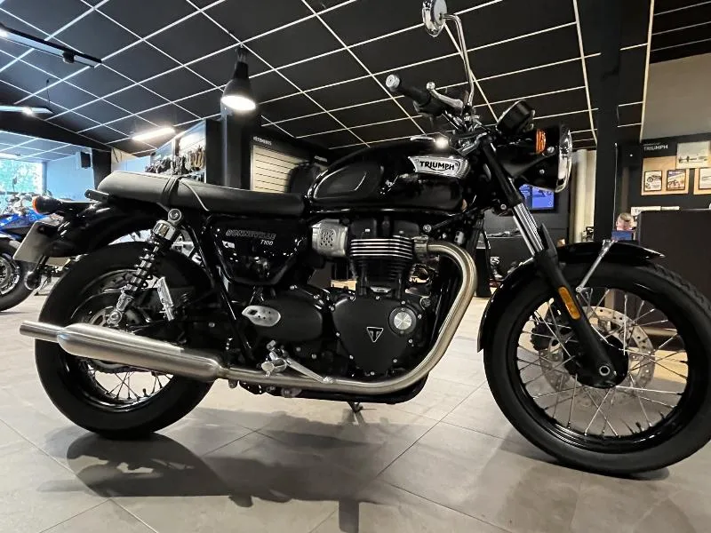 Bonneville T100