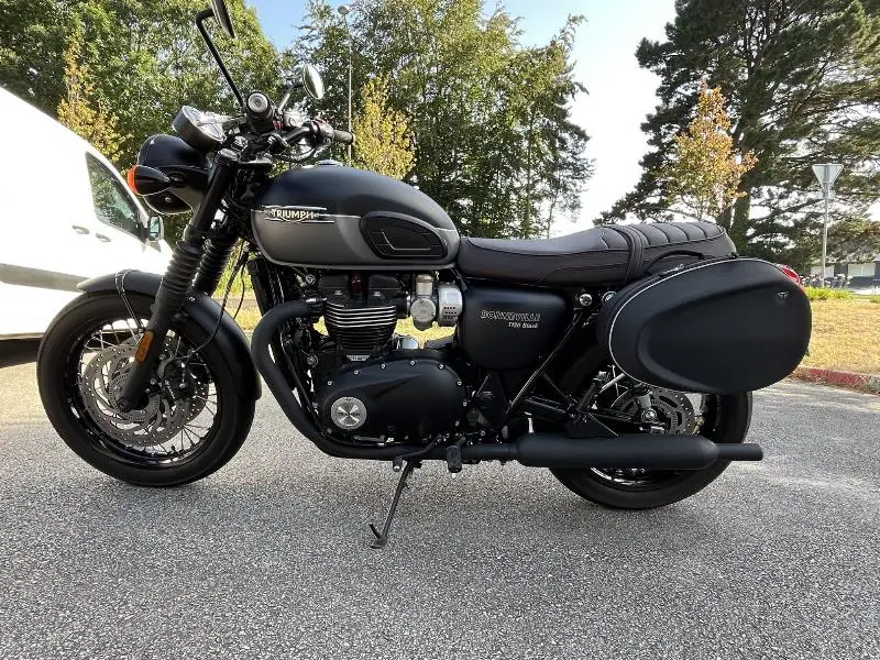 Bonneville T120 Black