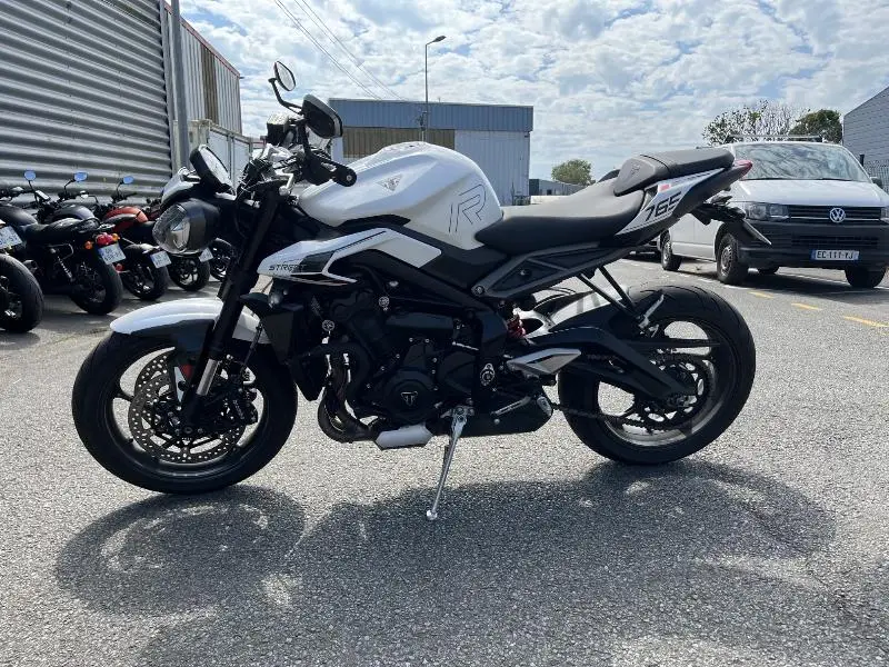 STREET TRIPLE 765 R 2024