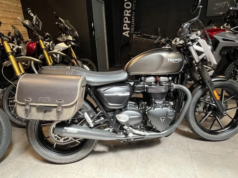 STREET TWIN  900