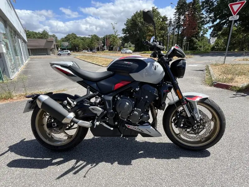 TRIDENT 800